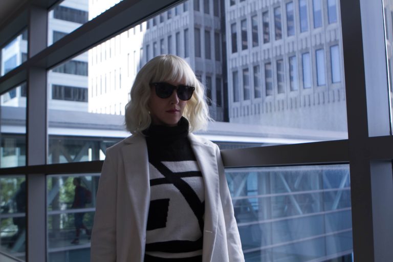 Check Out This Atomic Blonde Cosplay From Dragon Con 2017