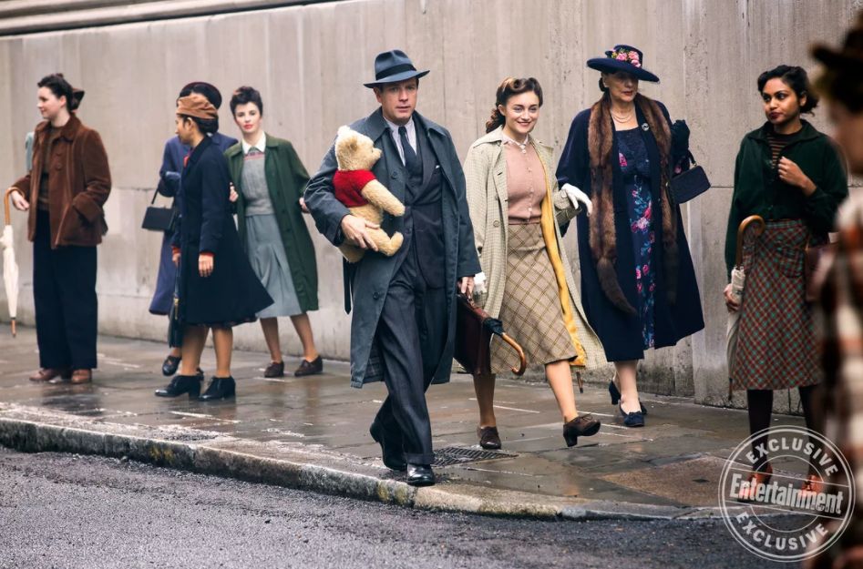 Pooh, Piglet, Eeyore and Tigger Sunbathe In New 'Christopher Robin' Image