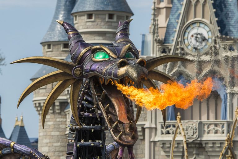 Magic Kingdom Float Up in Smoke, Maleficent Dragon Catches Fire