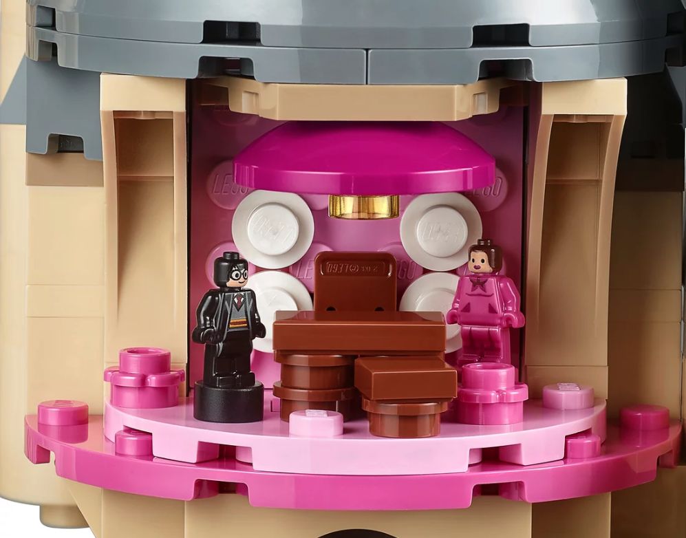 LEGO Hogwarts Is Giant, Magical, and Worth the $399 Price Tag