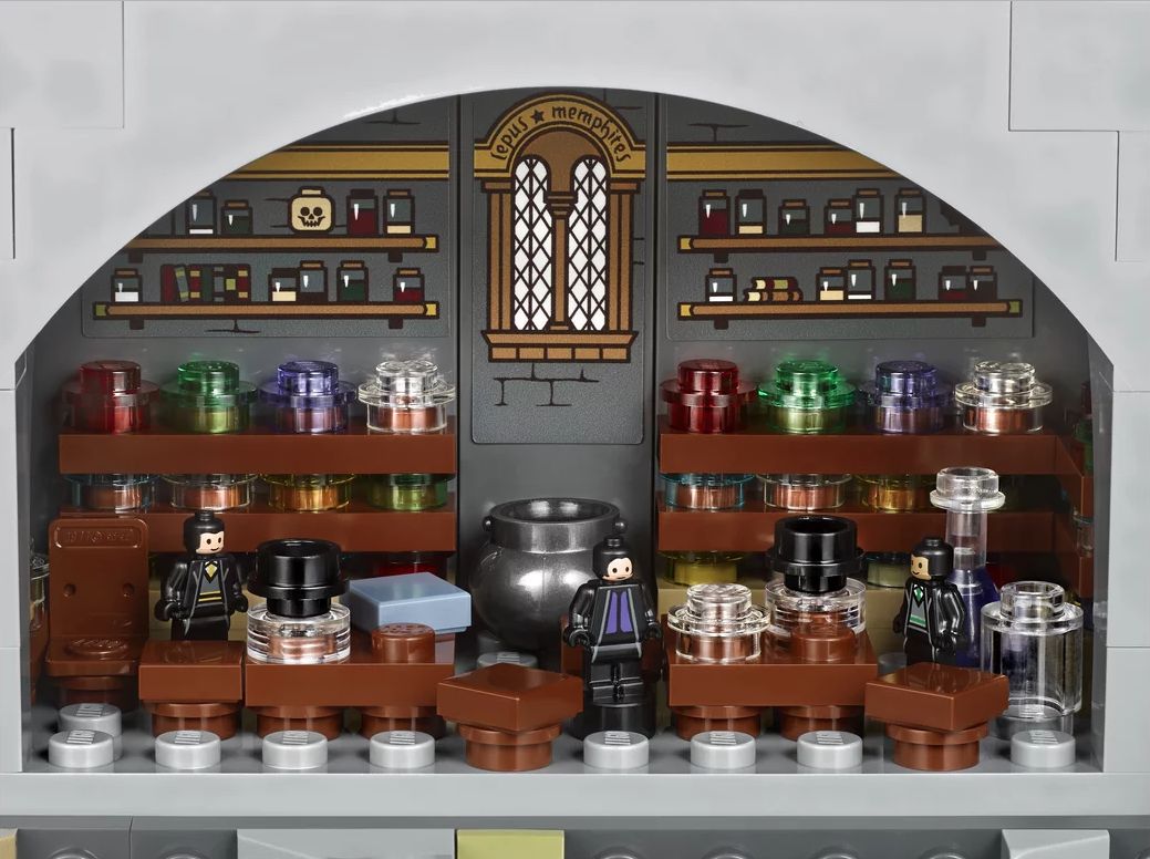 LEGO Hogwarts Is Giant, Magical, and Worth the $399 Price Tag