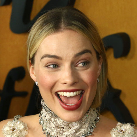 Margot Robbie Adds 'Birds of Prey' Premiere Tickets to TimesUp Auction