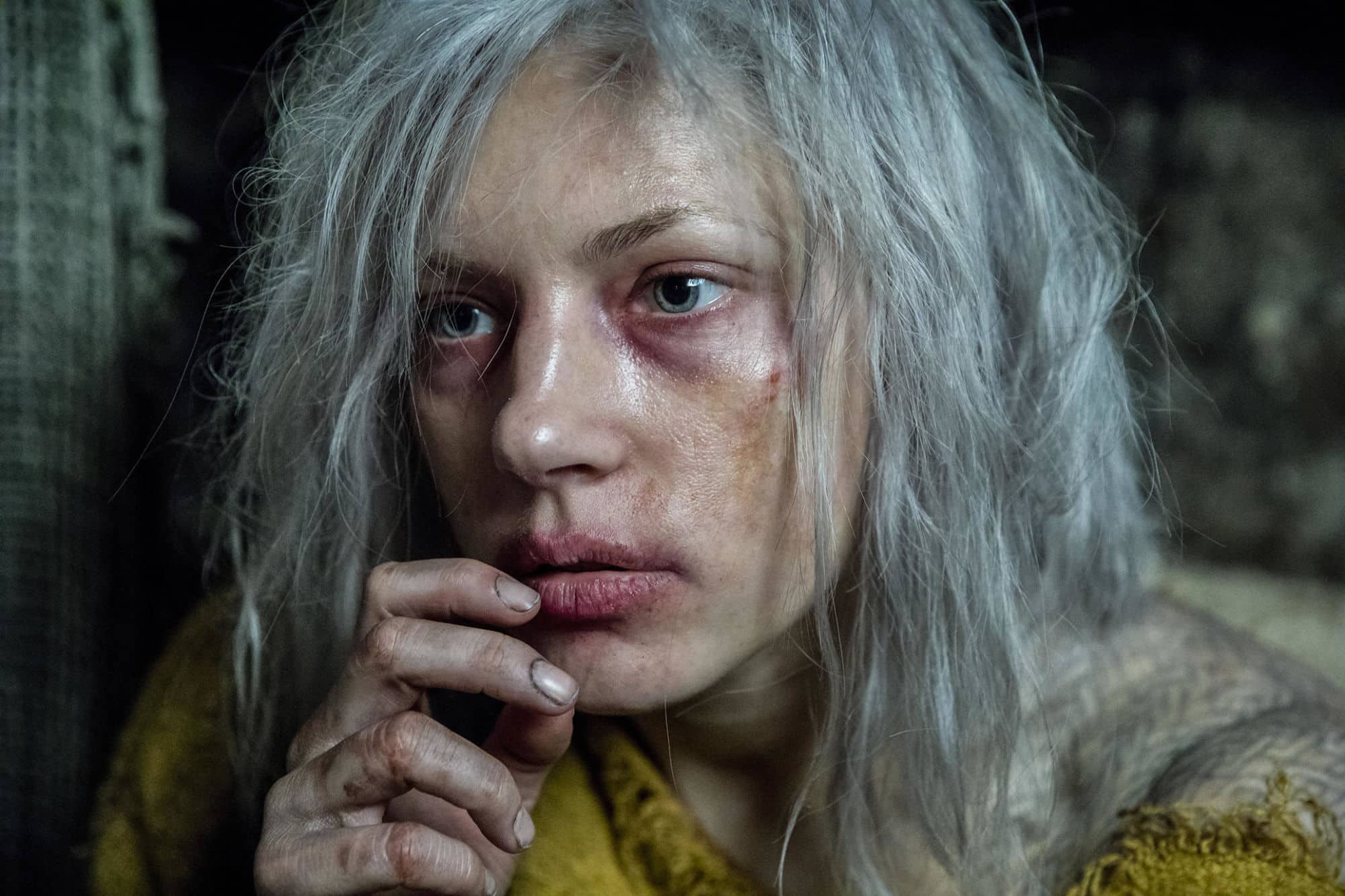 Lagertha has Been Through Hell (Again) in New 'Vikings' S5E18 Photos