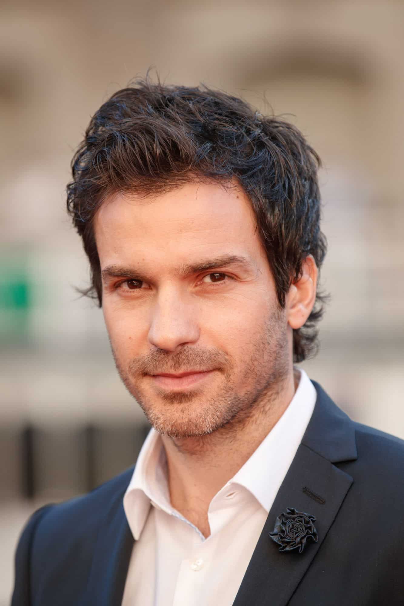'Star Trek' Spinoff 'Picard' Casts Michelle Hurd, Santiago Cabrera