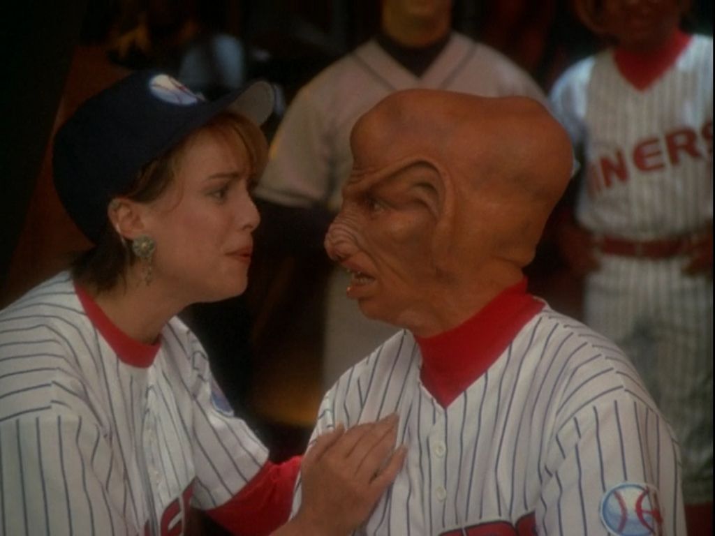 Chase Masterson Chats 'Deep Space Nine', Leeta, 'What We Left Behind' Documentary