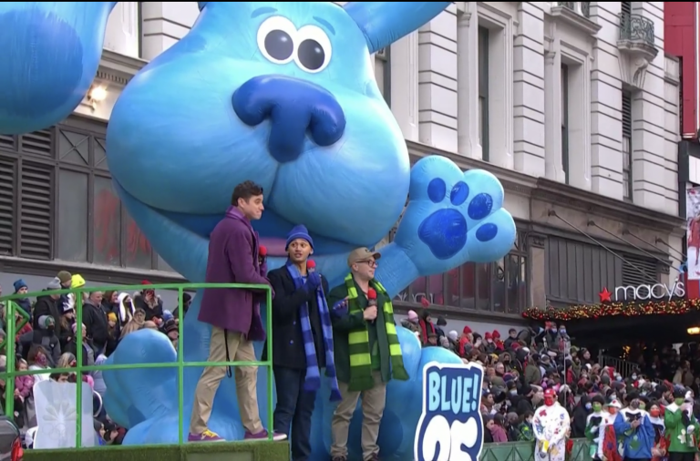 “Blues Clues” Hosts Delight During Macy’s Thanksgiving Day Parade!