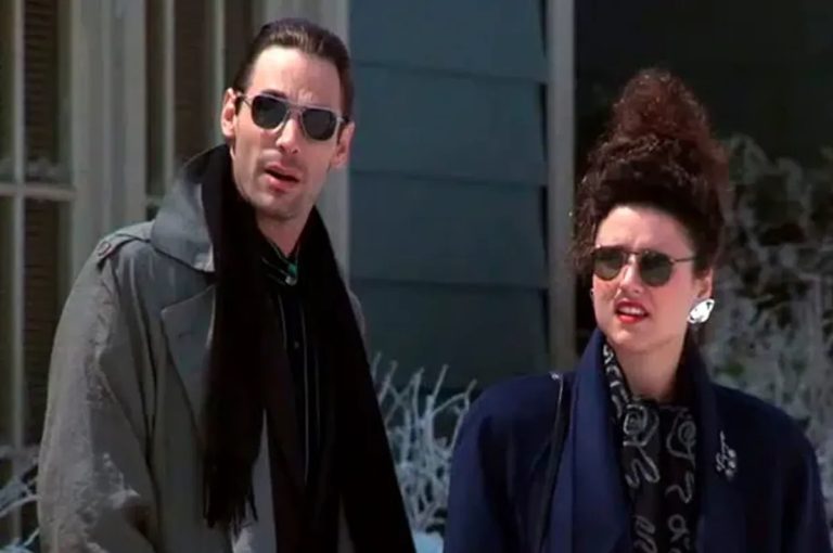 Man’s “National Lampoon’s Christmas Vacation” Yard Display Causes Problems