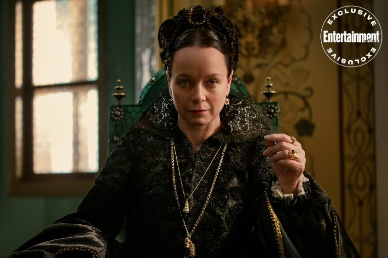 First Trailer for Catherine de Medici STARZ Drama “The Serpent Queen”