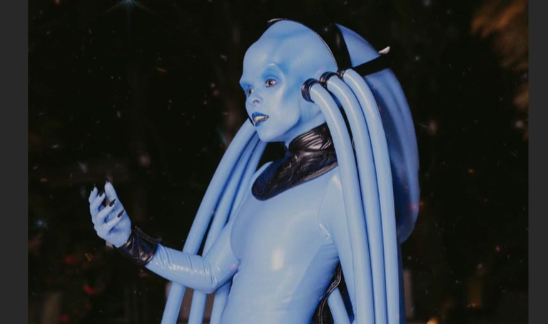 Janelle Monáe’s “The Fifth Element” Diva Plavalaguna Costume is Amazing!
