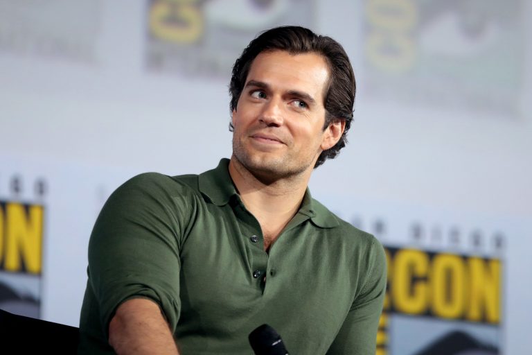 Henry Cavill to Star, Executive Produce “Warhammer 40k” series