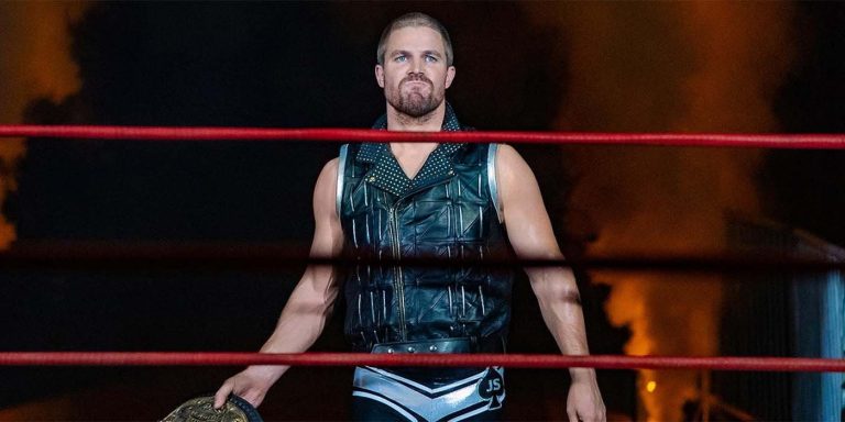 Stephen Amell Attempts to Explain Anti-Strike Comments