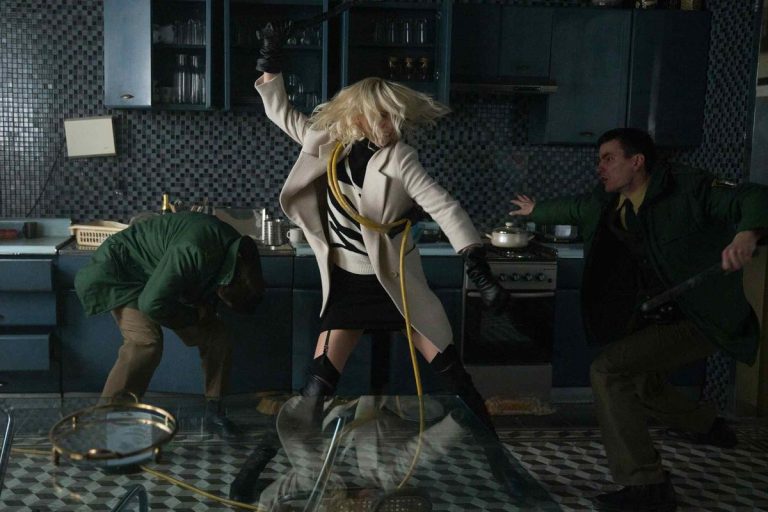 Apple Nabs Charlize Theron, Daniel Craig “Two for the Money”