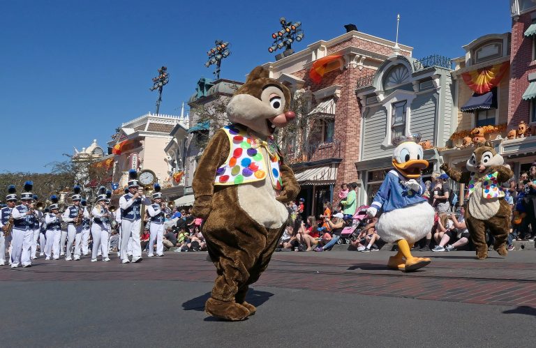 Disneyland Character Performers Attempting to Unionize