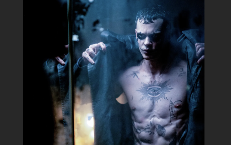 Bill Skarsgård “The Crow” Looks like Jared Leto Joker