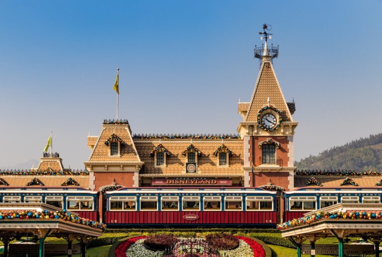 Disneyland to Reopen Additional Areas for Shopping, Dining