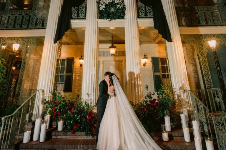 You Can Get Married at Disneyland’s Haunted Mansion!