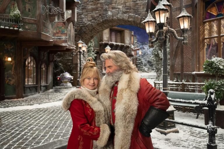 Kurt Russell, Goldie Hawn as Santa, Mrs. Claus in “The Christmas Chronicles 2” Teaser