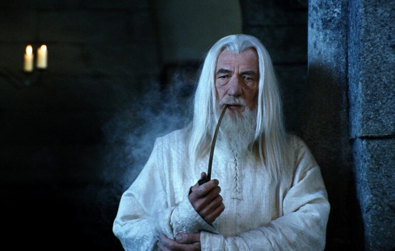 Sir Ian McKellen STILL Wants to Play Gandalf for Amazon’s “Lord of the Rings”