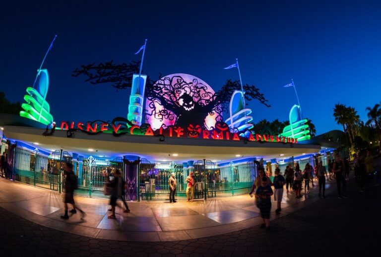 Oogie Boogie Bash Returns to Disneyland for Halloween!